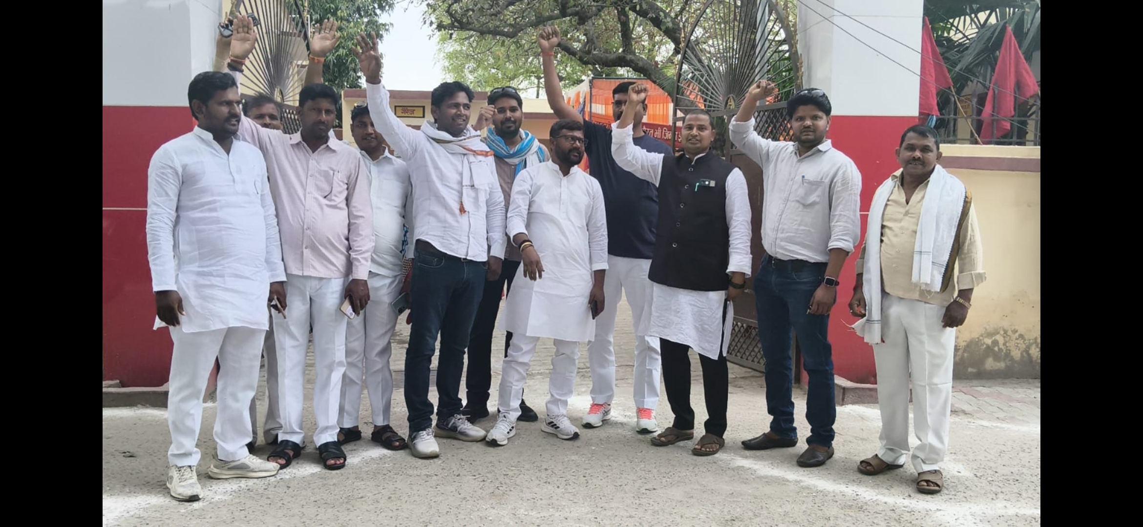 वाराणसी | ग्राम प्रधानों ने एसडीएम की बैठक का किया बहिष्कार