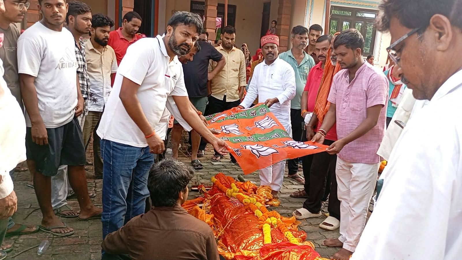 आंधी-तूफान का कहर: पेड़ गिरने से भाजपा बूथ अध्यक्ष विपिन सिंह की मौत, परिवार में मचा कोहराम