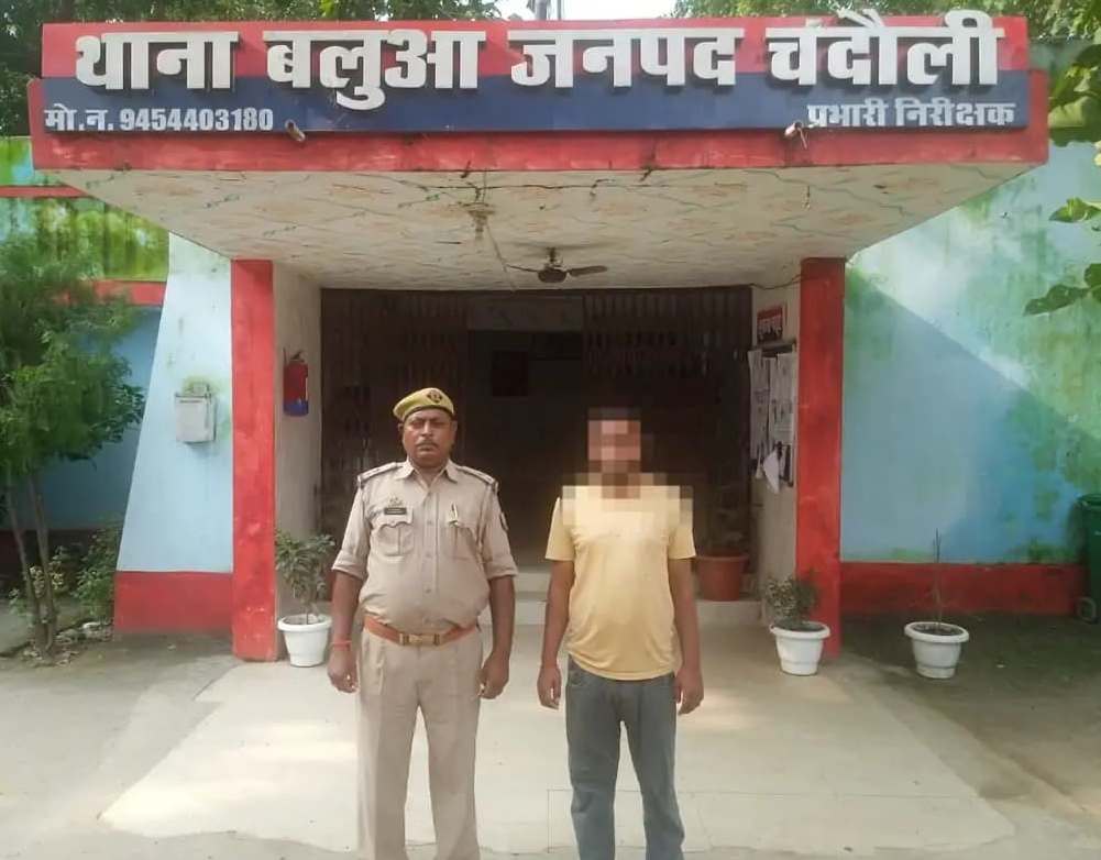 बलुआ पुलिस ने 7 लीटर देशी शराब पकड़ी:तस्कर गिरफ्तार, सरफुद्दीनपुर के पास वाहन चेकिंग में मिली शराब