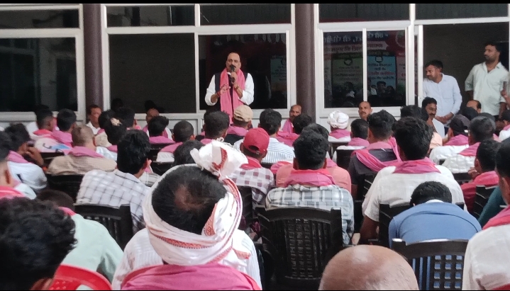 युवा सम्मेलन में बोले विधायक प्रभु नारायण यादव युवा जोश में होश न खोएं, घर-घर पहुंचाएं PDA का संदेश